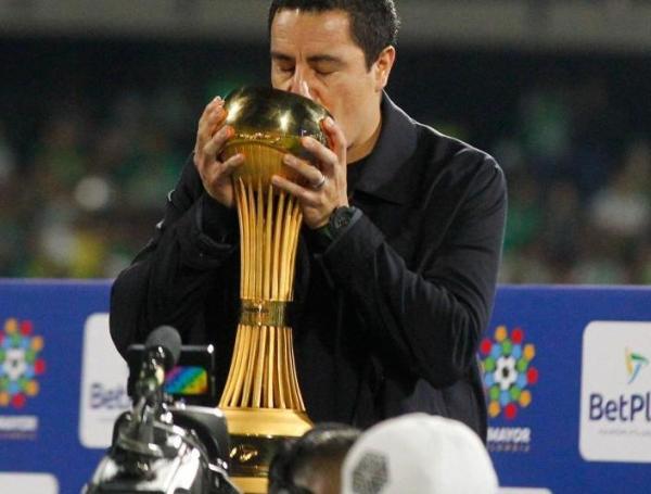 Efraín Juárez.