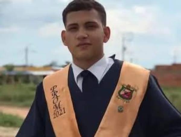 Santiago Lora, hijo menor de la familia cristiana