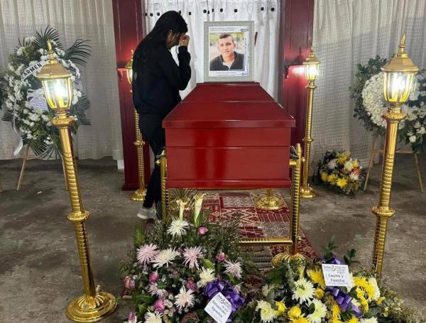 Despiden a Santiago Lora Rincón.