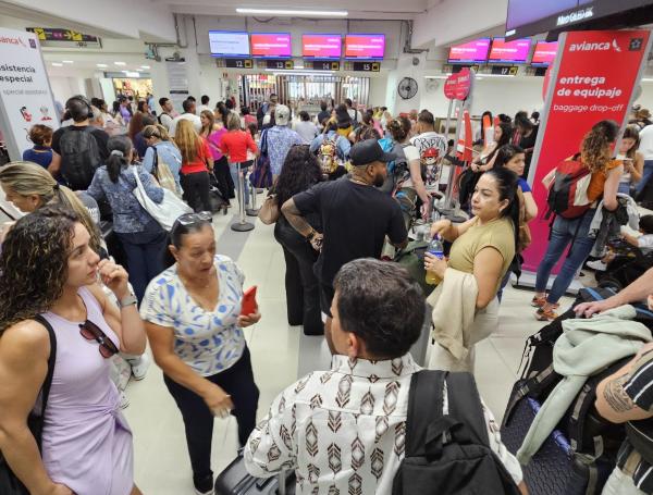 denuncian demoras en las salidas de los vuelos.