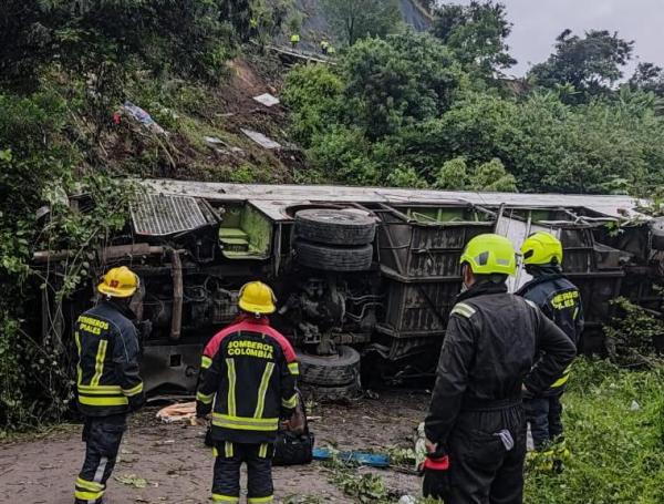 Accidente de bus en la vía Ipiales - Pasto.