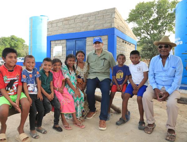 Misión La Guajira es una alianza público-privada con la Presidencia de la República, Promigas y con el apoyo de Prisa Media y W Radio