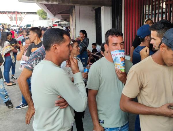 Crisis humanitaria en el Catatumbo, Norte de Santander. Miles de desplazados llegan a Cúcuta, capital del departamento, en busca de un refugio de la guerra.