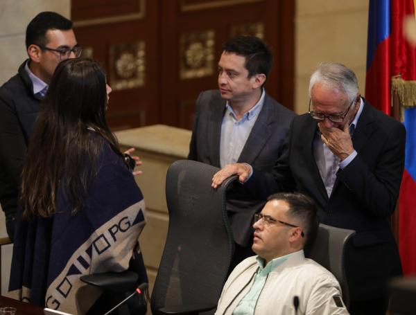 Gustavo García, mininterior encargado, Guillermo A. Jaramillo, minsalud, y Jaime R. Salamanca, presidente de la Cámara.