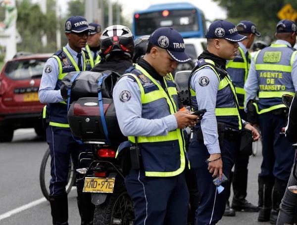 Agentes de tránsito, en Cali.
