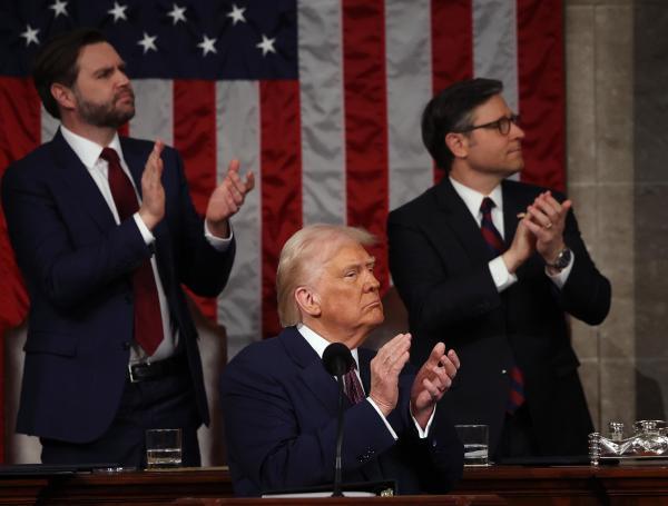 Donald Trump en medio de su discurso del 4 de marzo.