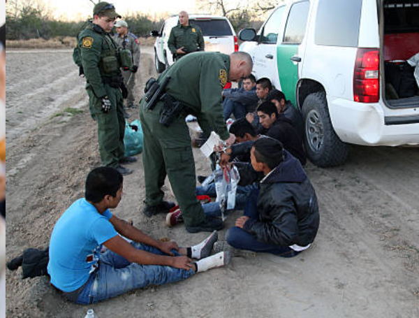 Esta disposición aplica para migrantes que fueron deportados y desean volver.