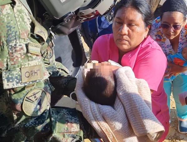 Bebés wayúus fueron rescatados en Rioacha por el Ejército. Estaban desnutridos.