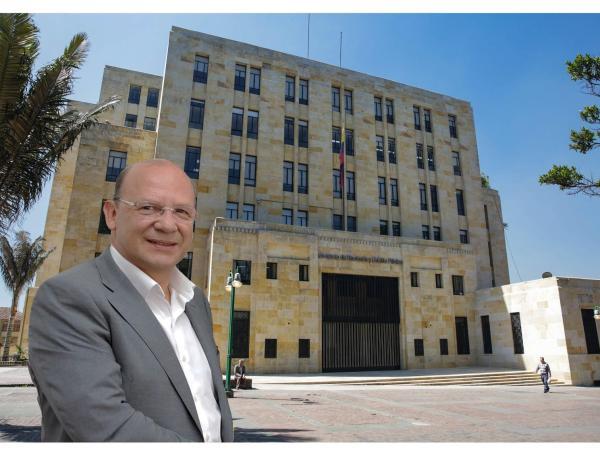 Germán Ávila Plazas fue designado como nuevo ministro de Hacienda.