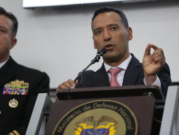 Ministro de Defensa, Pedro Sánchez.