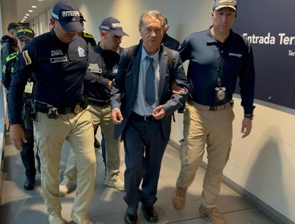 Imágenes de la llegada de Carlos Lehder a Colombia.