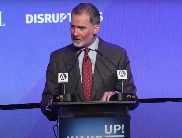 Rey Felipe VI, de España, durante discurso.