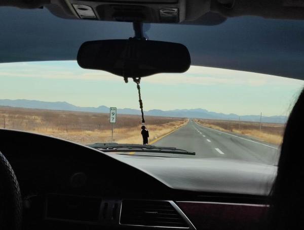 Imagen de Andrea Torres en camino a Juárez, en la frontera de México y Estados Unidos.