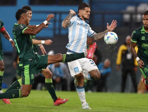 Racing vs. Atlético Bucaramanga