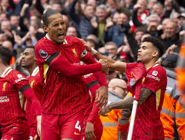Liverpool, líder de la Premier League