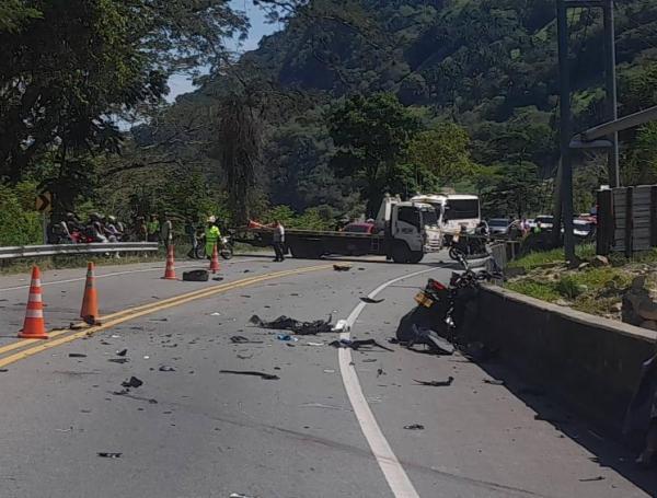 Camioneta Renault Arcana que protagonizó el aparatoso accidente.
