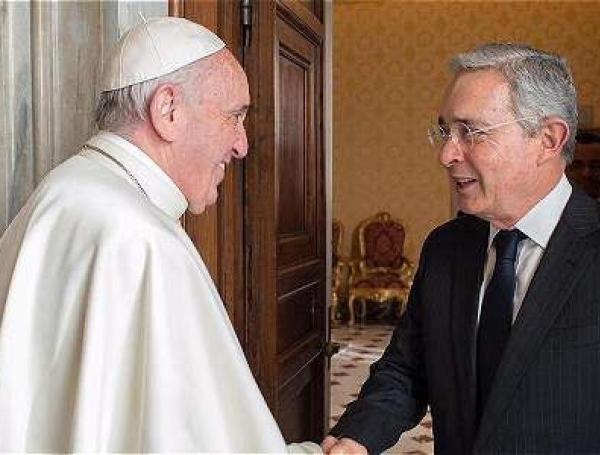 Álvaro Uribe y el Papa Francisco