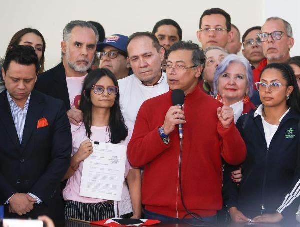 El presidente Gustavo Petro radico en el Senado la consulta popular por la reforma laboral.