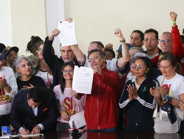 El presidente Gustavo Petro radicó la consulta popular en el Senado
