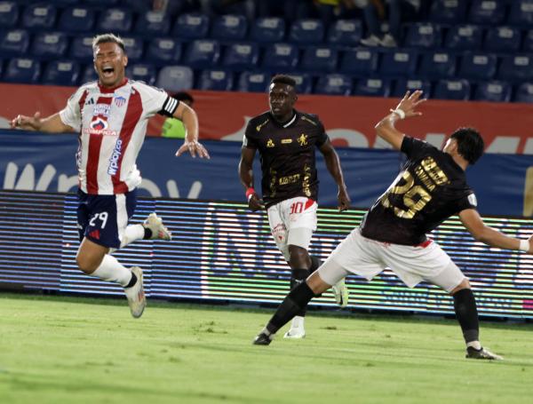 Junior vs. América