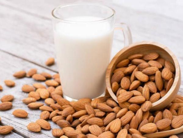 Leche de almendras
