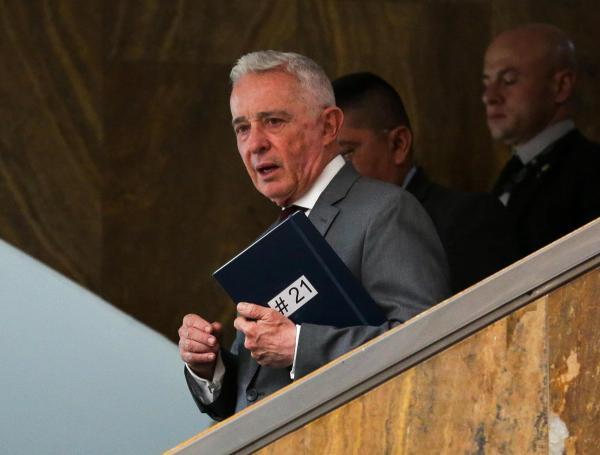 Juicio de Álvaro Uribe Vélez