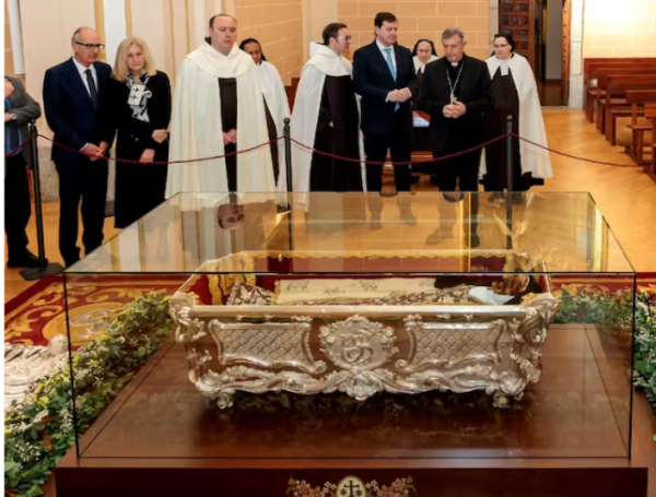 Sus restos presentan un notable estado de conservación y son considerados incorruptos