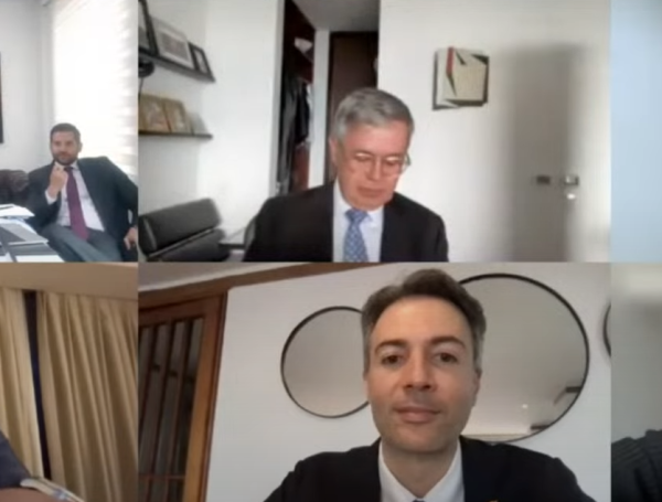 Imagen de la audiencia de imputación contra Daniel Quintero. Arriba del exalcalde, su representante.