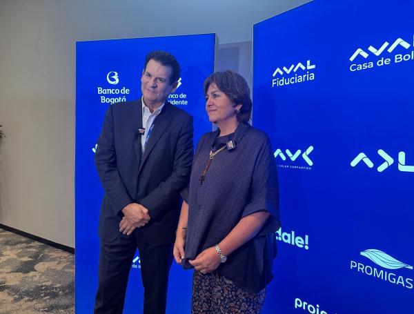 El presidente de la junta directiva del Grupo Aval, Luis Carlos Sarmiento Gutiérrez, y la presidente del Grupo Aval, María Lorena Gutiérrez.