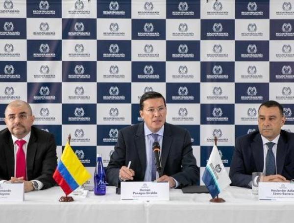 Los precandidatos tendrán que entregar cerca de 630 mil firmas.