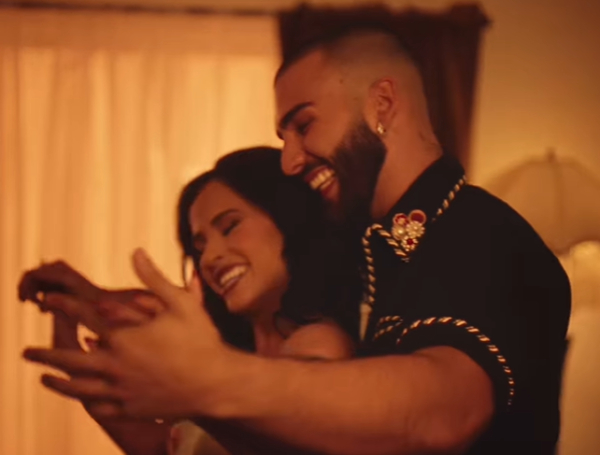 Canción 'Qué haces'
