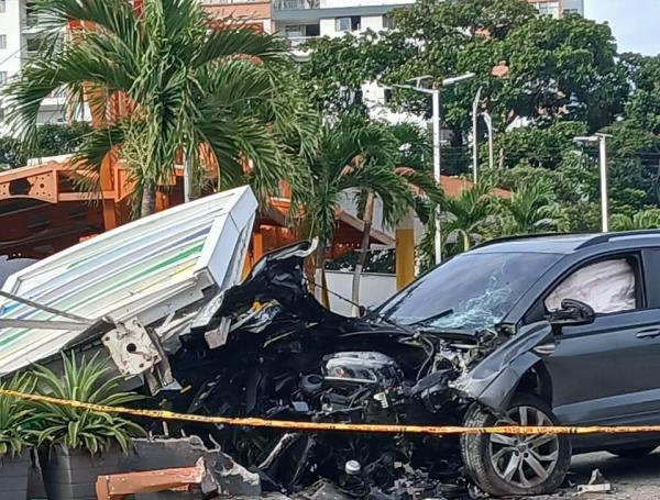 Camioneta se estrelló en la Riviera, Floridablanca