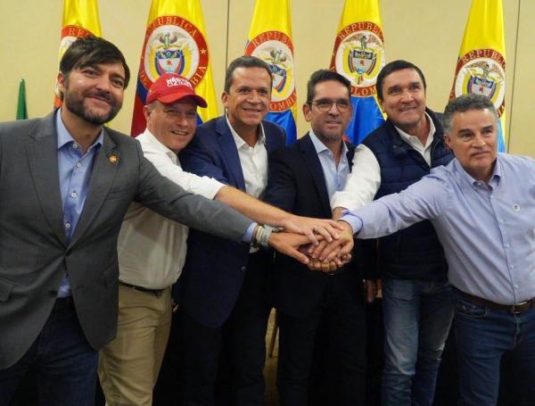 Jaime Pumarejo, Héctor Olimpo Espinosa, Aníbal Gaviria, Juan Guillermo Zuluaga, Juan Carlos Saldarriaga y Juan Carlos Cárdenas.