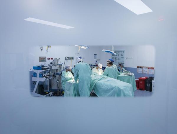 Procedimiento reconstructivo en el Hospital General de Medellín.