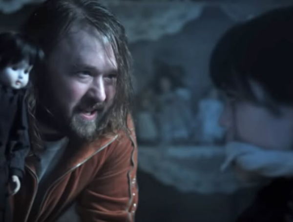 El actor hace parte de la segunda temporada de 'Merlina'.