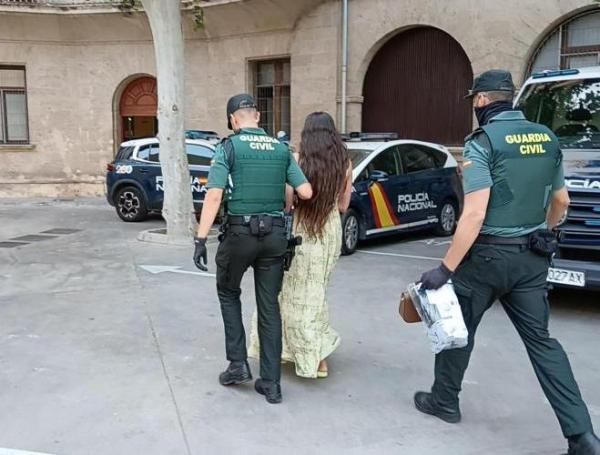Fue detenida por acosar a un joven en un sauna