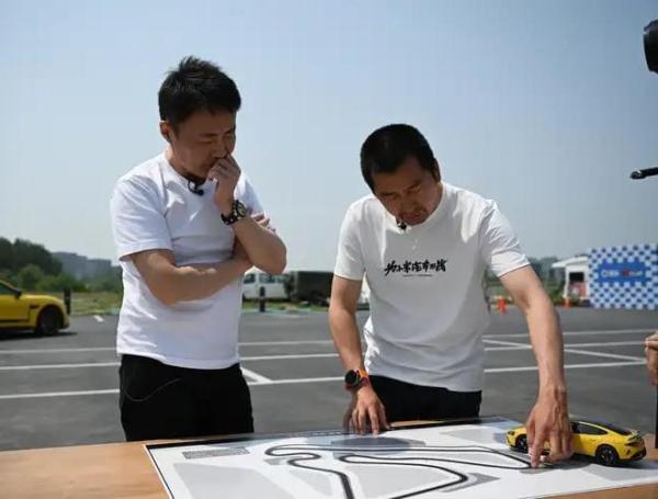 Xiaomi SU7 Ultra llega a Gran Turismo 7