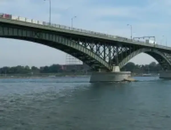 Cruce fronterizo del Puente de la Paz entre Buffalo, Nueva York y Fort Erie, Canadá.
