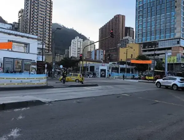 Obras a la altura de la Av. Caracas por Metro de Bogotá.