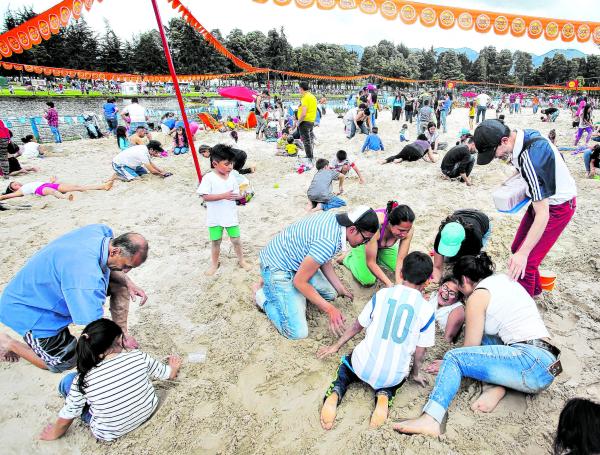 Así como en el 2018 (imagen), los bogotanos podrán disfrutar de la playa en familia.