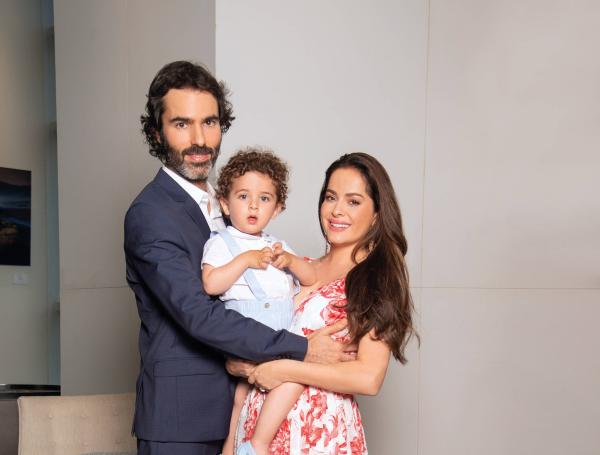 Danna García y su familia en ¡HOLA! COLOMBIA
