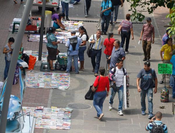 Sectores preocupados por el incremento del desempleo y la informalidad laboral.