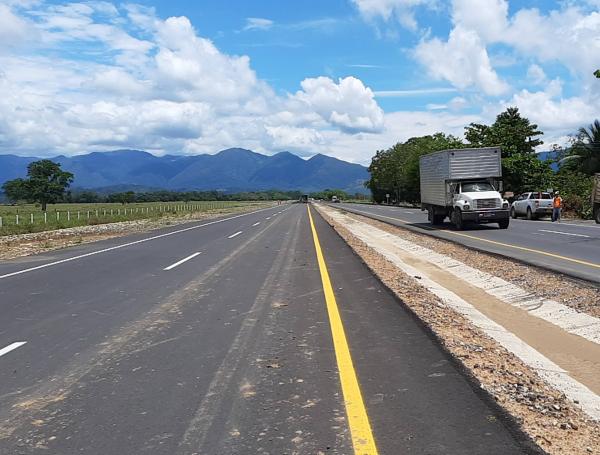 La vía de la izquierda es la nueva, que cuando se abra operará en sentido Bucaramanga-Barrancabermeja.