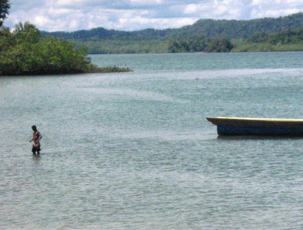 La palabra canoa, que procede de los indígenas taínos, del Orinoco, es la primera del Nuevo Mundo que apareció en el Diccionario de la Academia.