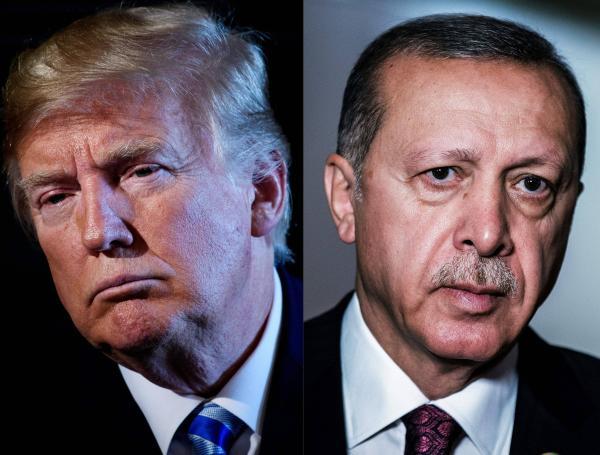 Donald Trump (i), presidente de los Estados Unidos y Rcep Tayyip Erdogan, presidente de Turquía.