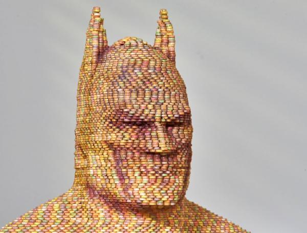 La escultura tiene 1.939 Smarties.