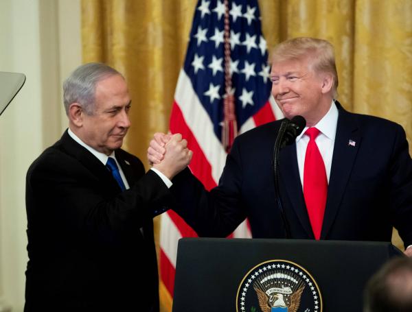El presidente estadounidense, Donald Trump y el primer ministro israelí en funciones, Benjamin Netanyahu, durante la presentación del plan de paz para Oriente Medio.