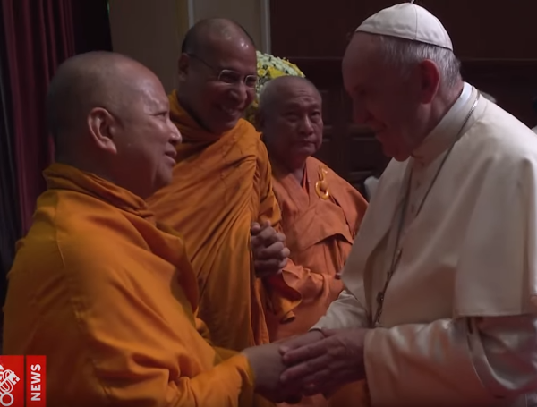 “Hoy es tiempo de atreverse a imaginar la lógica del encuentro y del diálogo mutuo como camino, la colaboración común como conducta y el conocimiento recíproco como método y criterio”, lo dijo el Papa Francisco en el Encuentro que sostuvo con los líderes cristianos y de otras religiones en la Universidad Chulalongkorn de Bangkok, este 22 de noviembre, en el marco de su 32° Viaje Apostólico Internacional.