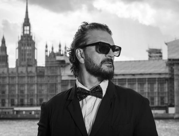 Ricardo Arjona presenta su canción Hongos en la última semana de abril.