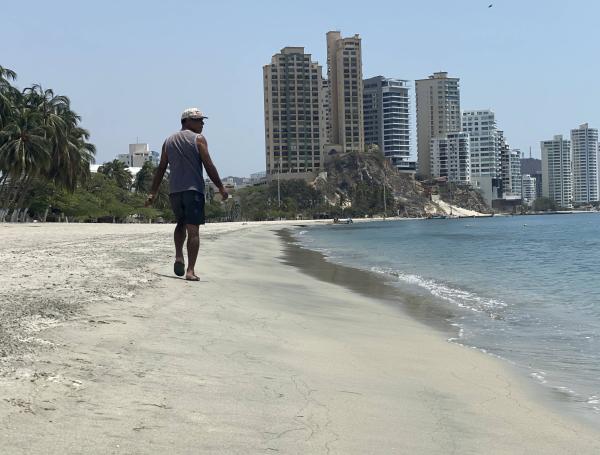 El panorama de las playas de Santa Marta y poblaciones cercanas, refleja el duro panorama de su economía.